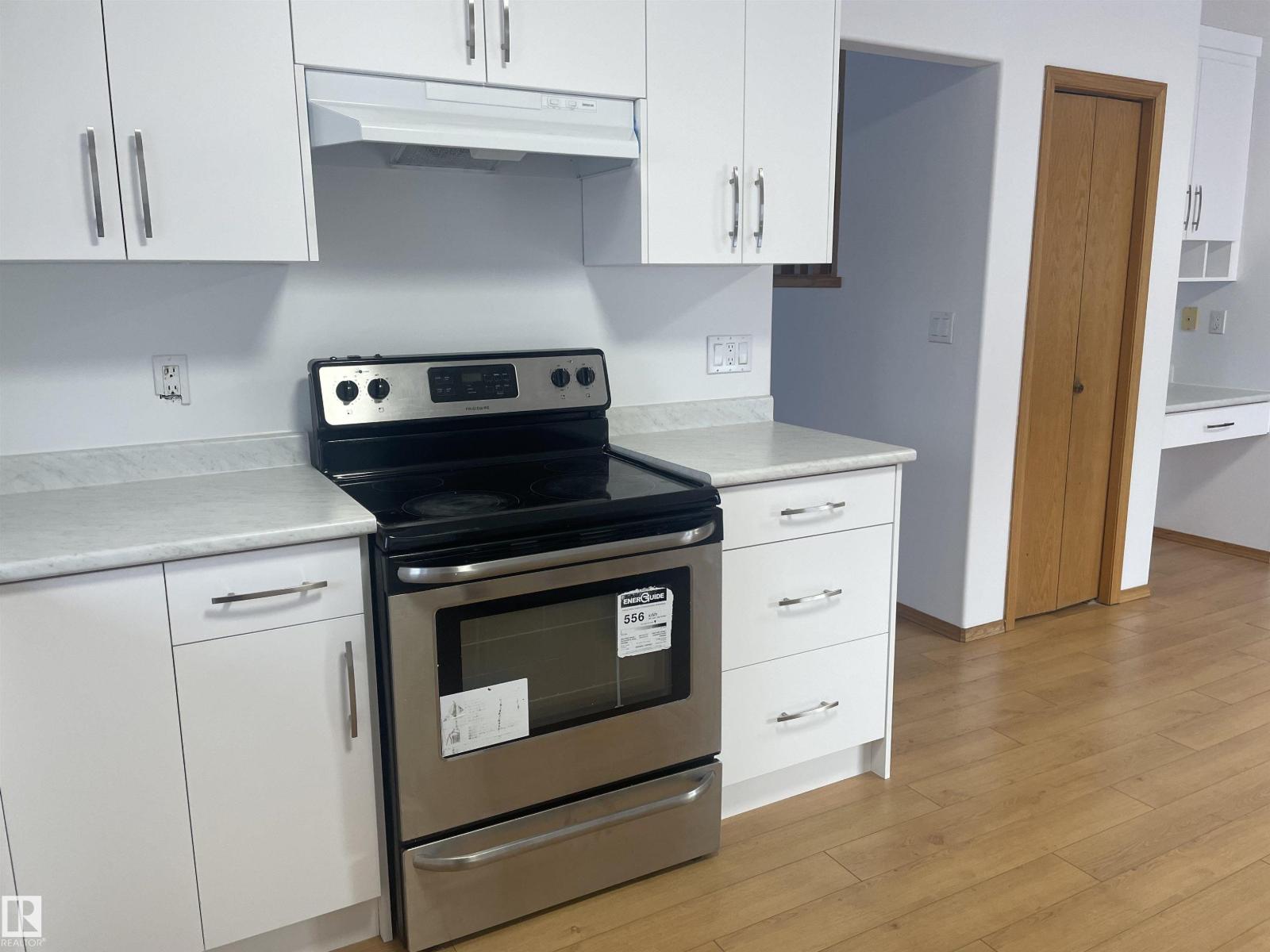 4631 43 AV NW, Edmonton