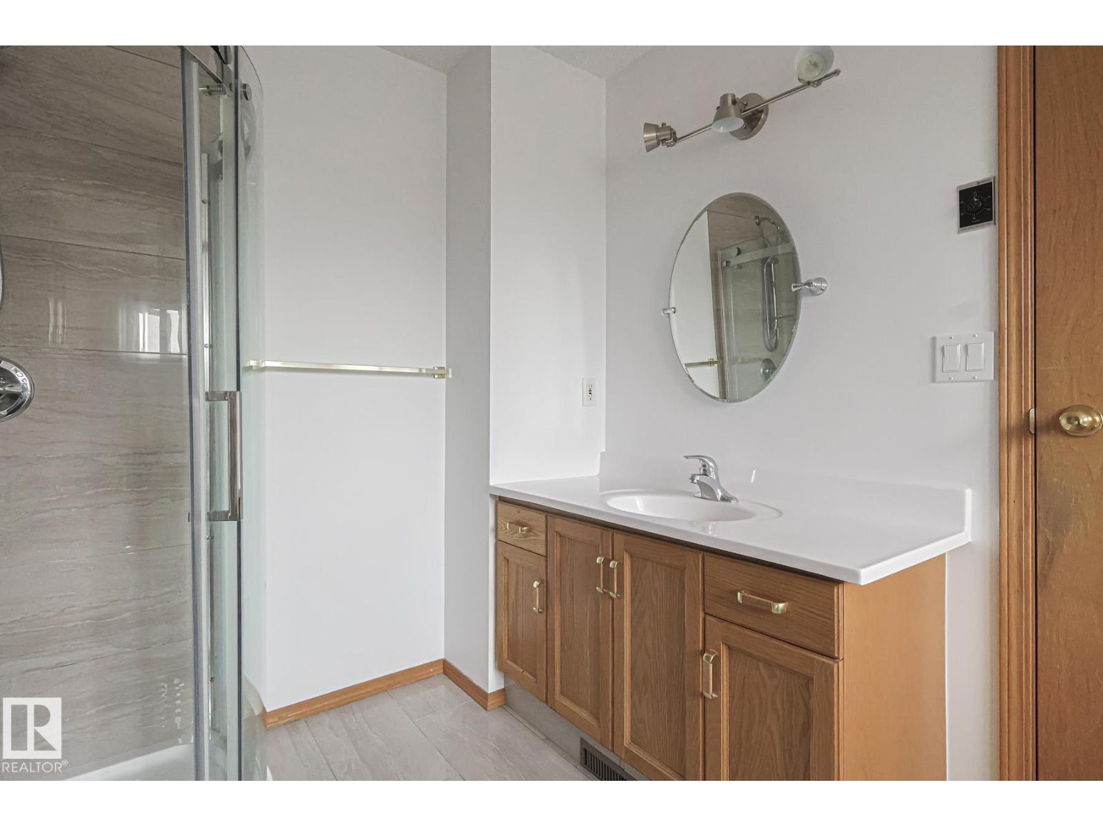 4631 43 AV NW, Edmonton