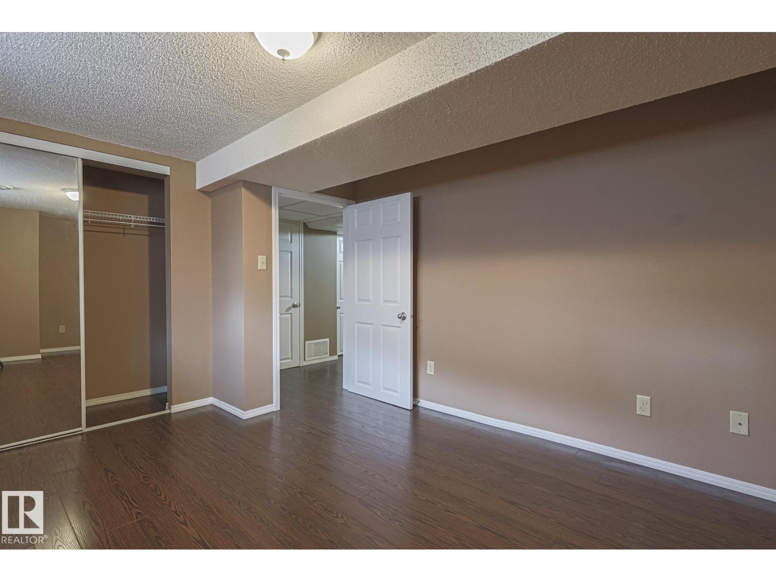 4631 43 AV NW, Edmonton