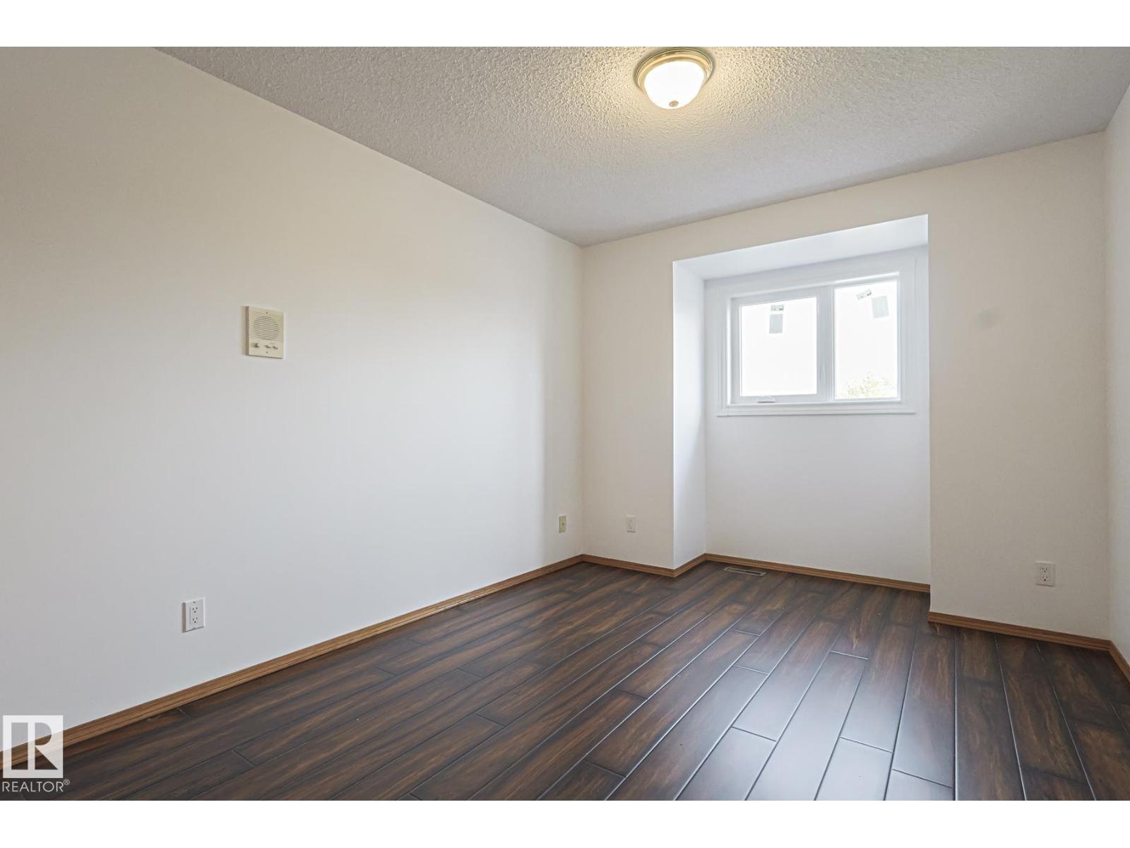 4631 43 AV NW, Edmonton