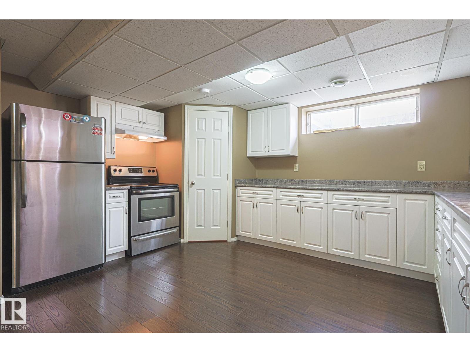 4631 43 AV NW, Edmonton