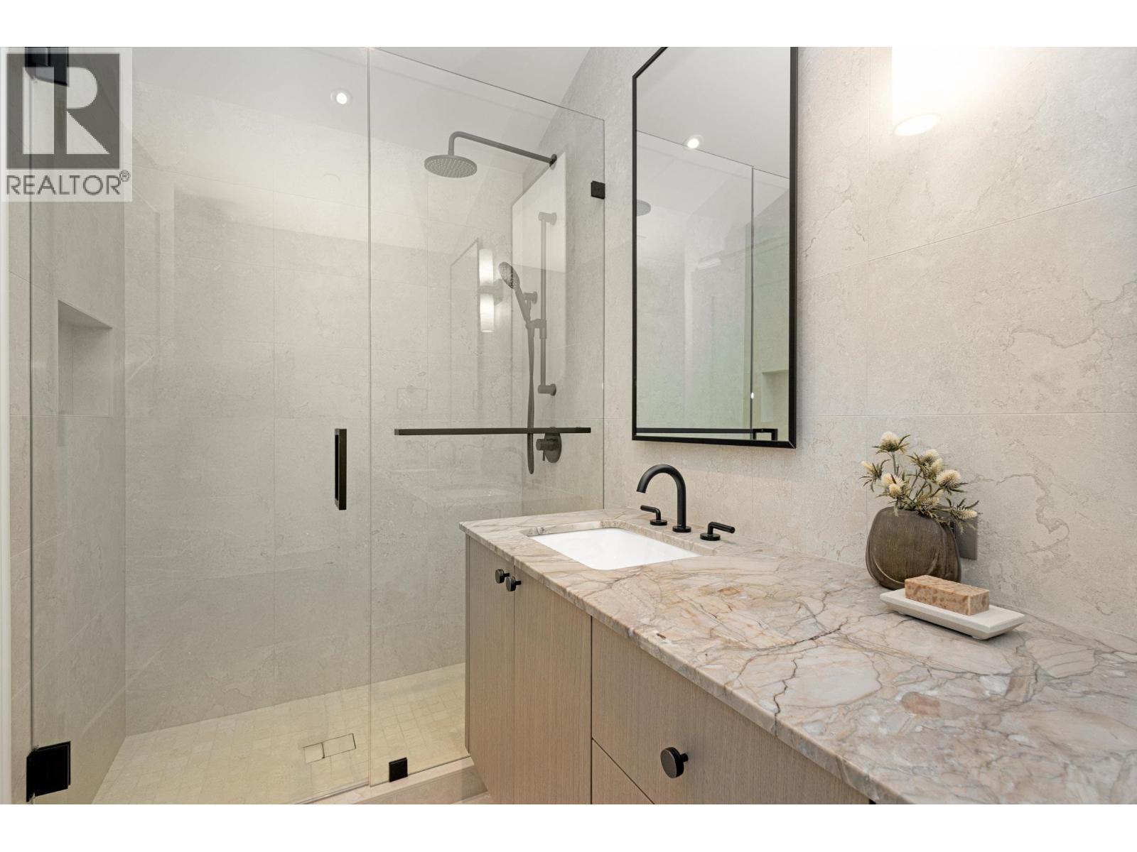 2382 E 5TH AVENUE, Vancouver