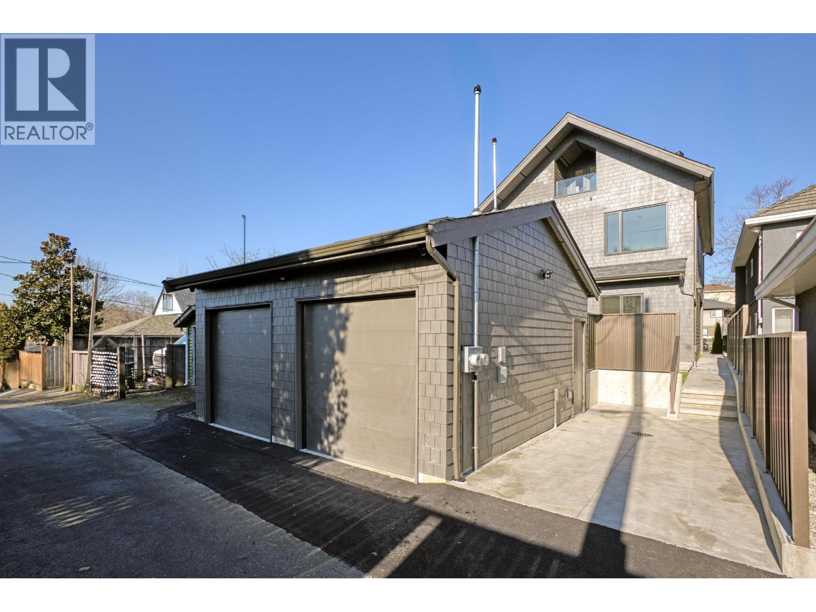 2382 E 5TH AVENUE, Vancouver