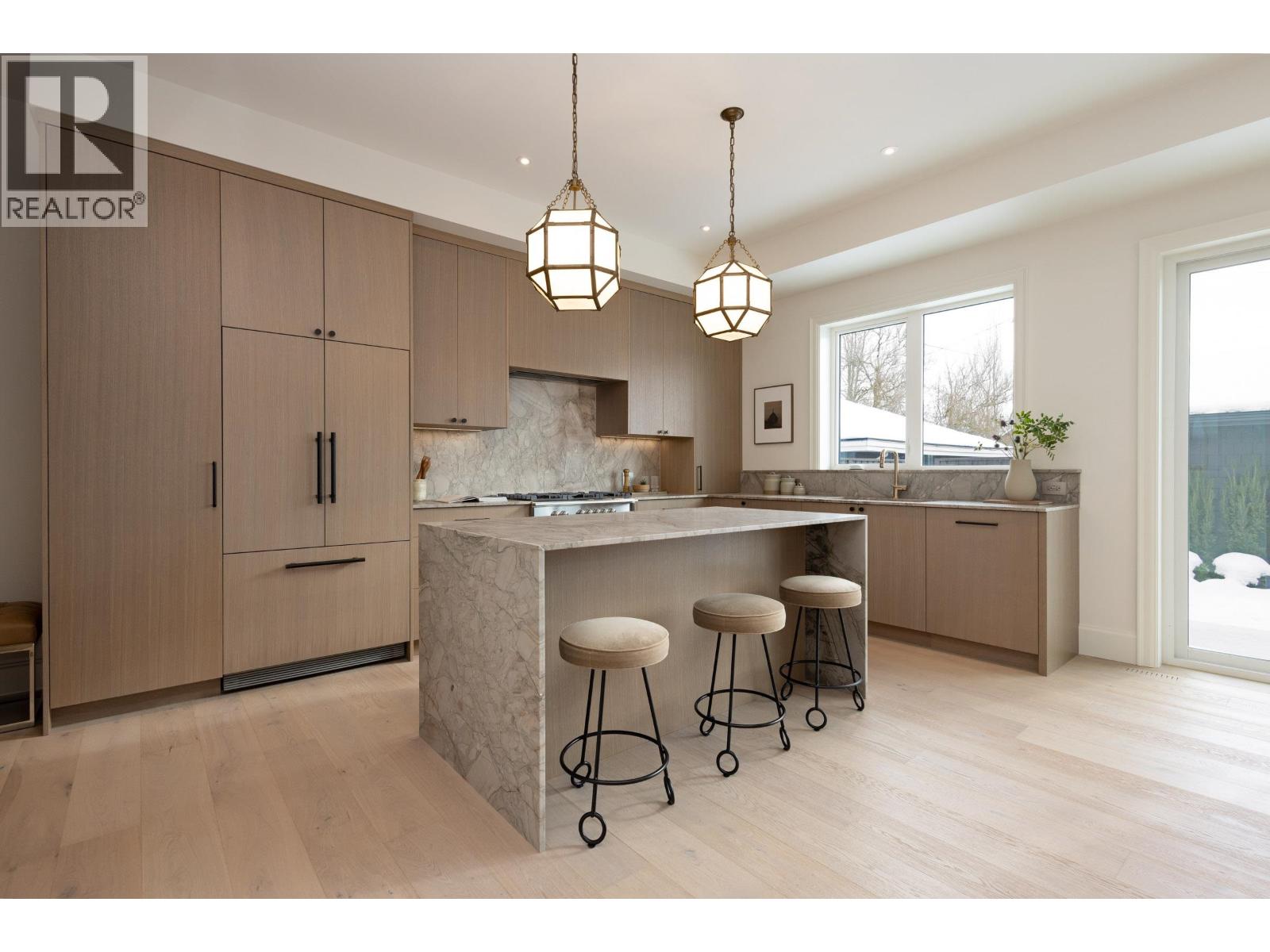 2382 E 5TH AVENUE, Vancouver