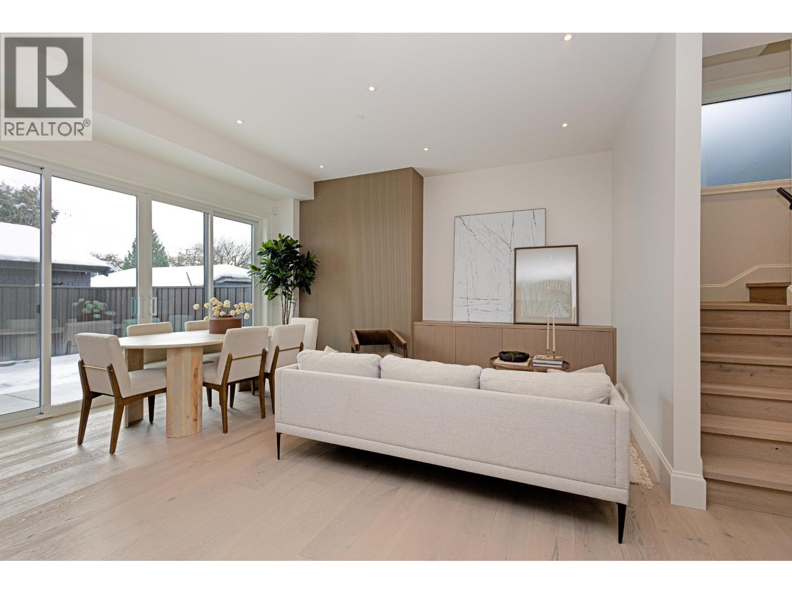 2382 E 5TH AVENUE, Vancouver