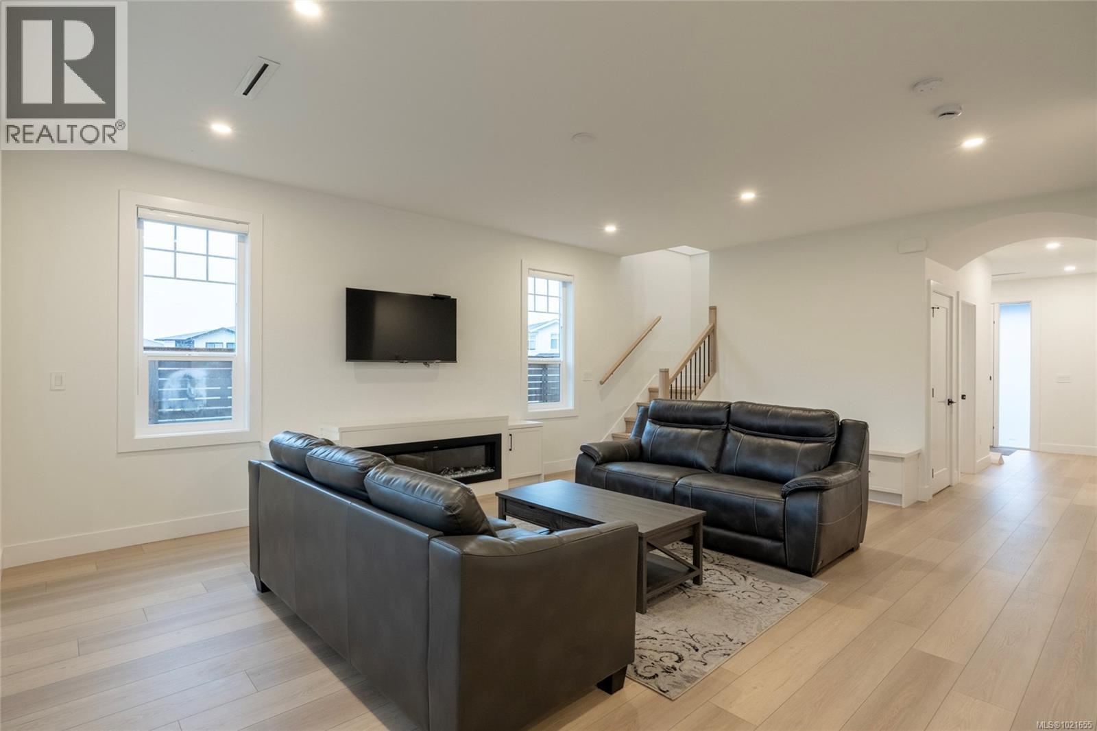 2346 Swallow Pl, Langford