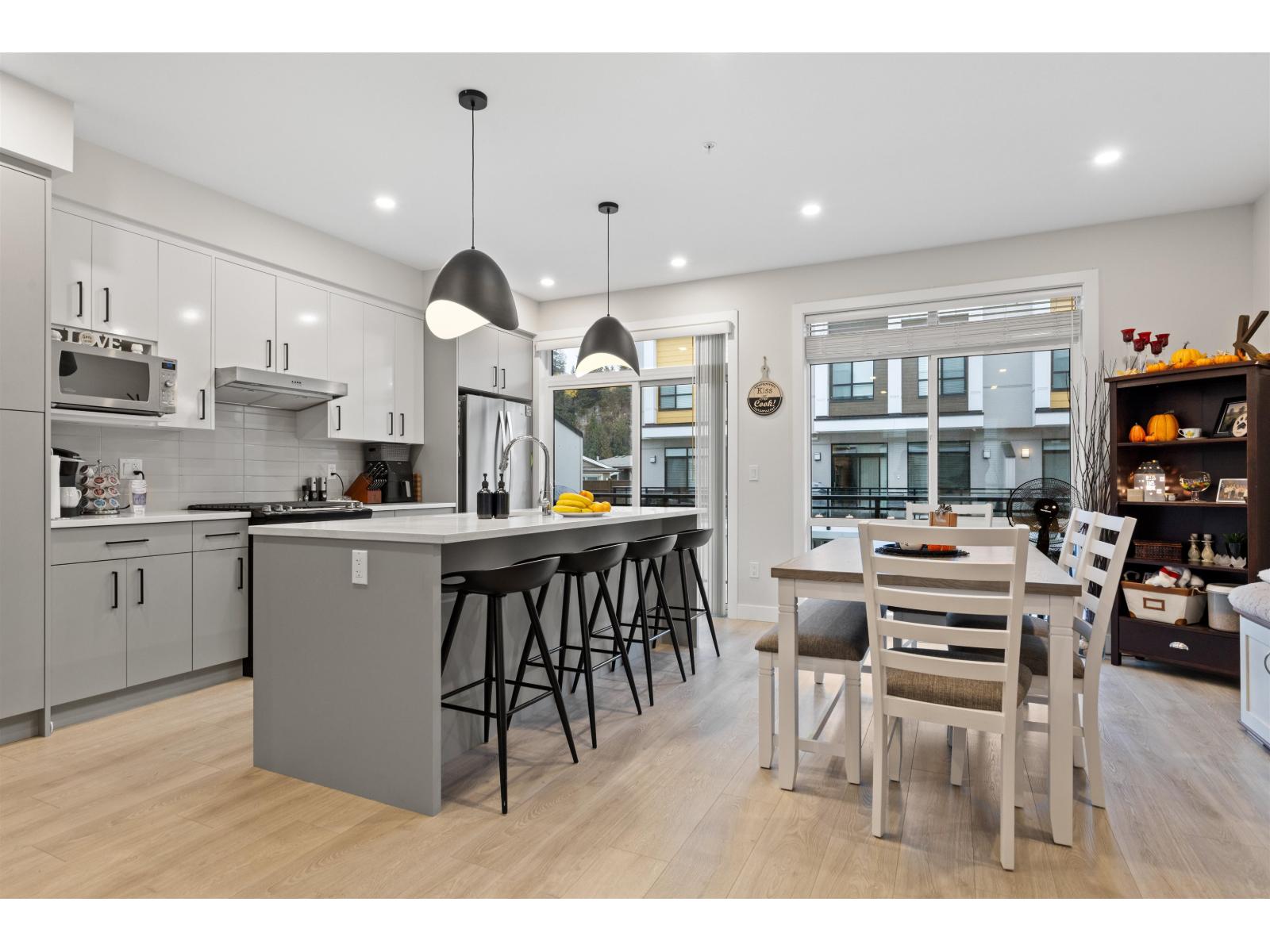 211 46150 THOMAS ROAD, Vedder Crossing, Chilliwack