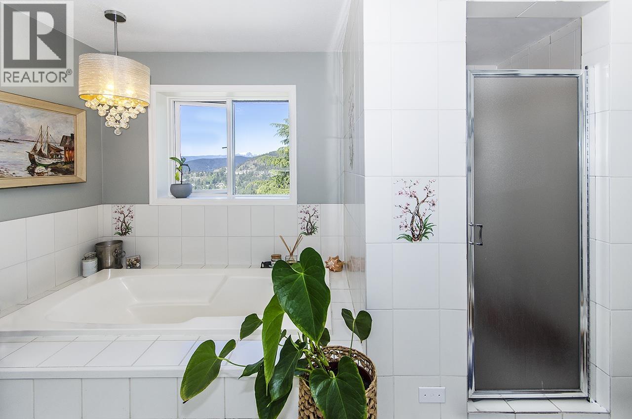 5237 TIMBERFEILD ROAD, West Vancouver