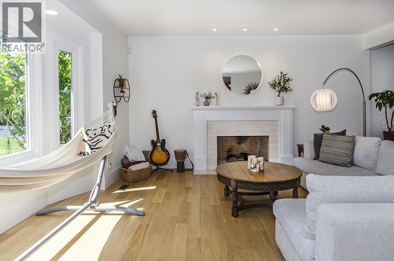 5237 TIMBERFEILD ROAD, West Vancouver