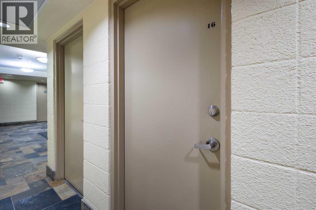 Single Family House for Sale in   Varsity Lane NW Varsity Calgary 