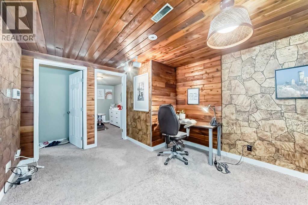 Single Family House Bungalow for Sale in  Templeside Circle NE Temple Calgary 