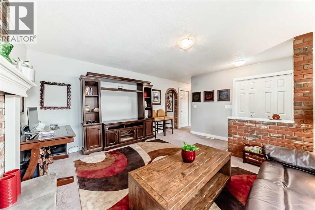 Single Family House Bungalow for Sale in  Templeside Circle NE Temple Calgary 