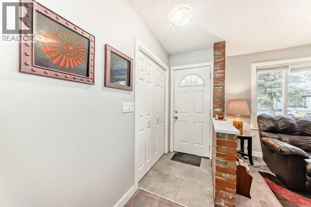 Single Family House Bungalow for Sale in  Templeside Circle NE Temple Calgary 