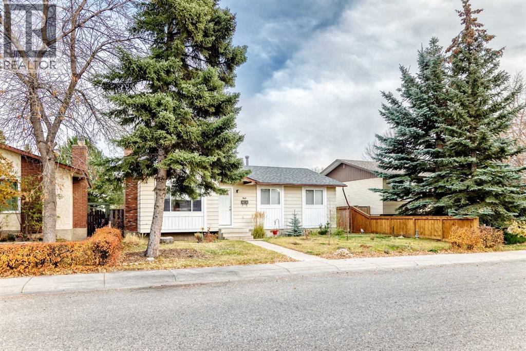 Single Family House Bungalow for Sale in  Templeside Circle NE Temple Calgary 