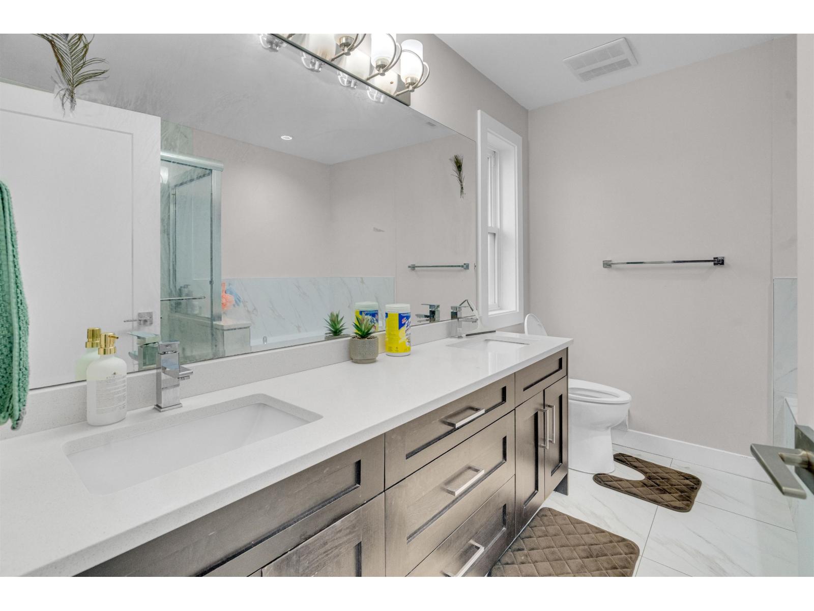 2 32035 MT WADDINGTON AVENUE, Abbotsford