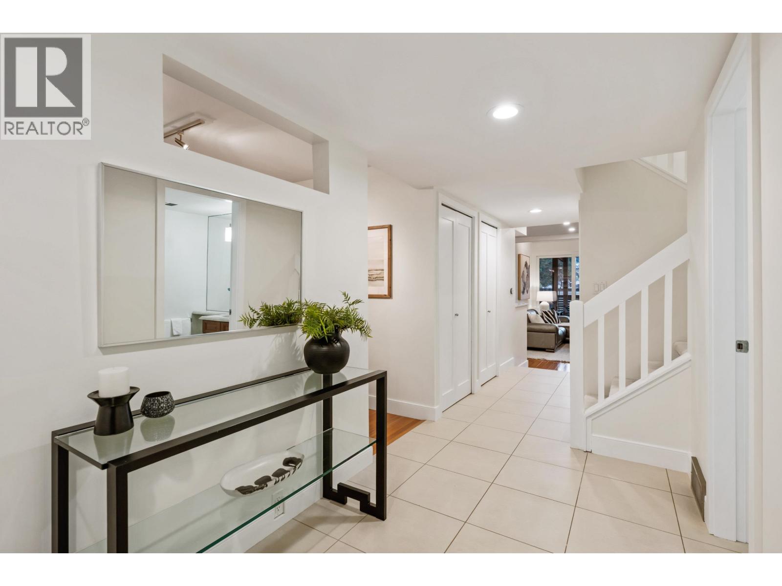 25 4957 MARINE DRIVE, West Vancouver