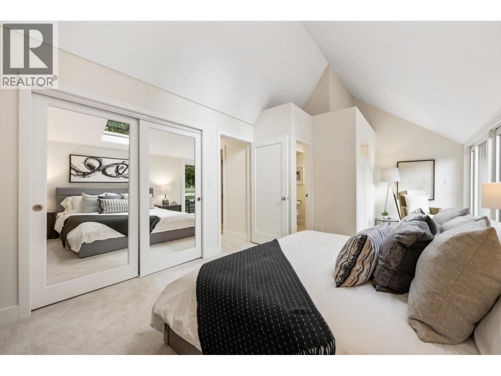 25 4957 MARINE DRIVE, West Vancouver