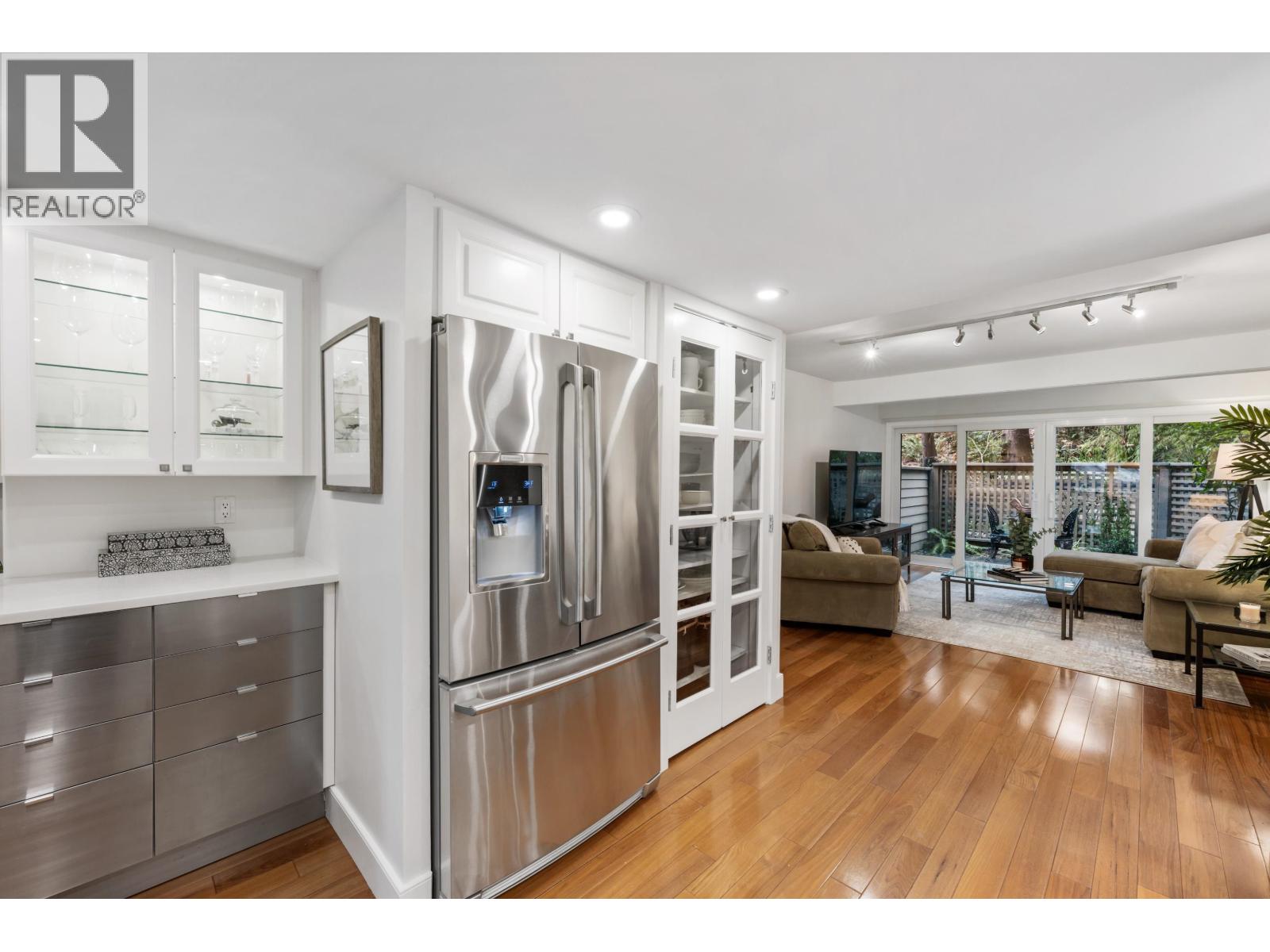 25 4957 MARINE DRIVE, West Vancouver