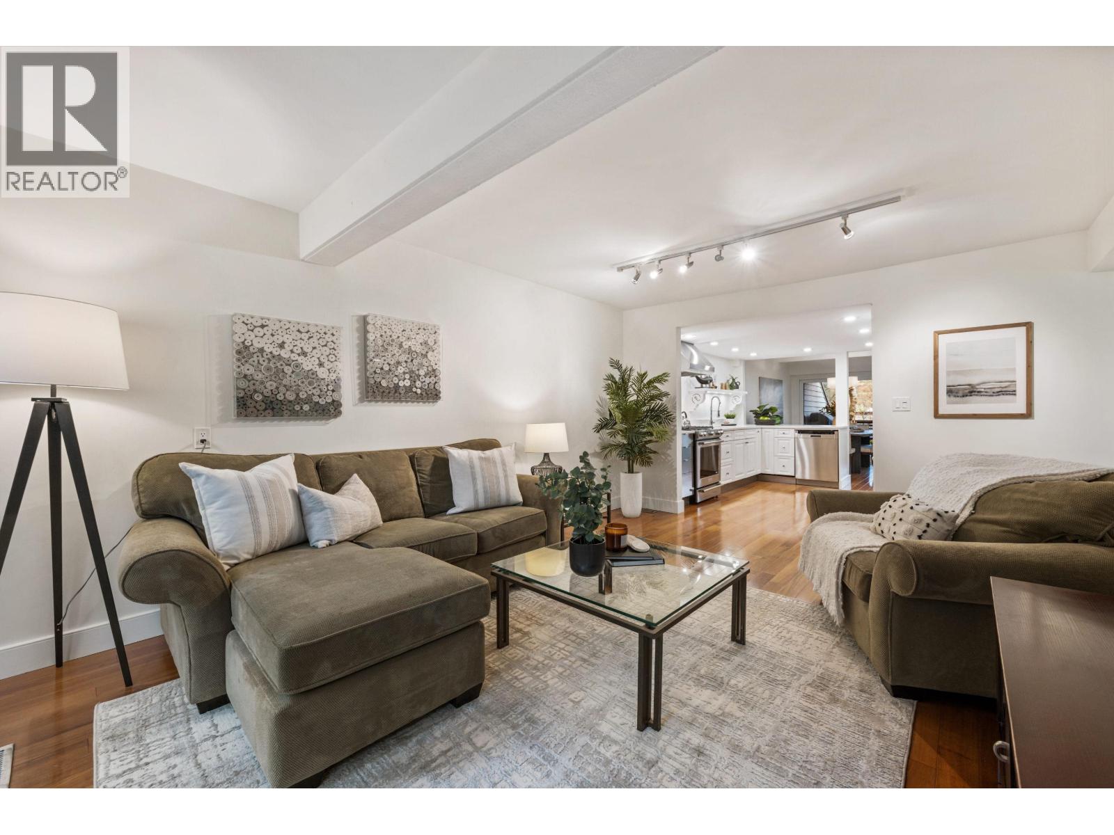 25 4957 MARINE DRIVE, West Vancouver