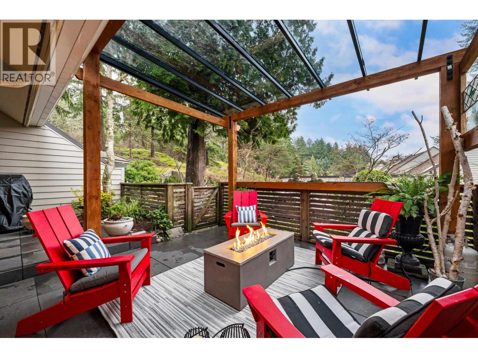 25 4957 MARINE DRIVE, West Vancouver