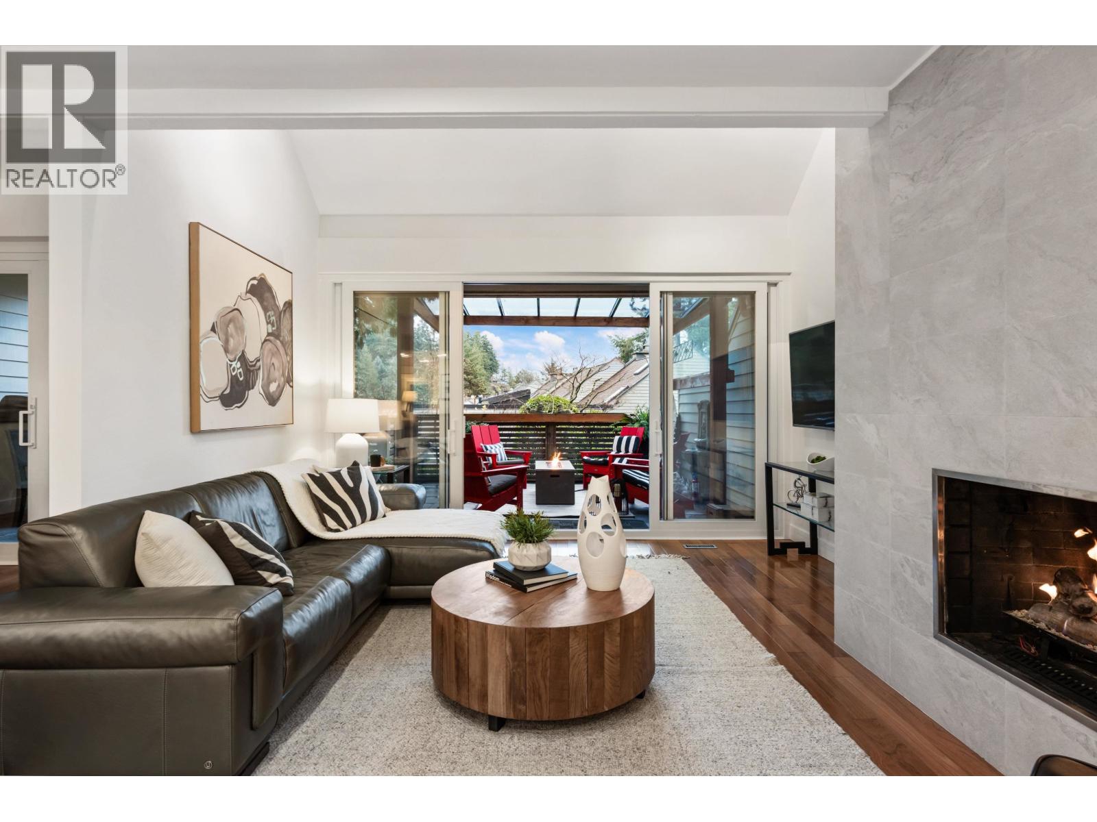 25 4957 MARINE DRIVE, West Vancouver