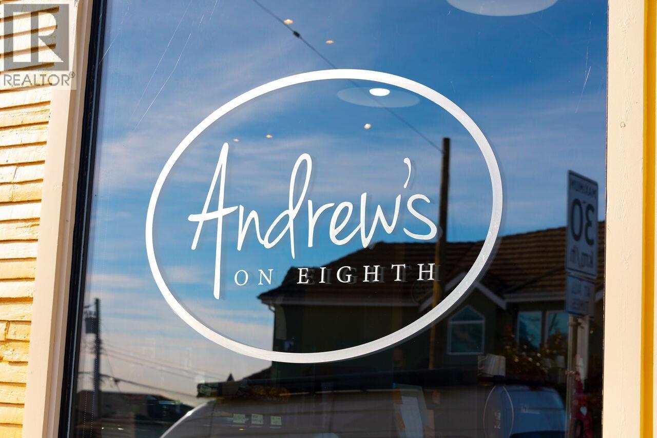 250 E 10TH STREET, North Vancouver