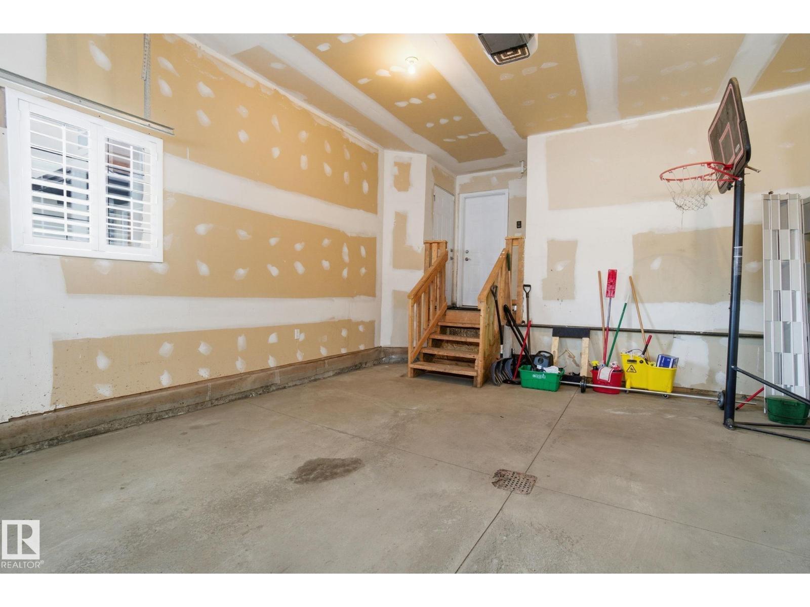 647 FRASER VISTA VS NW, Edmonton