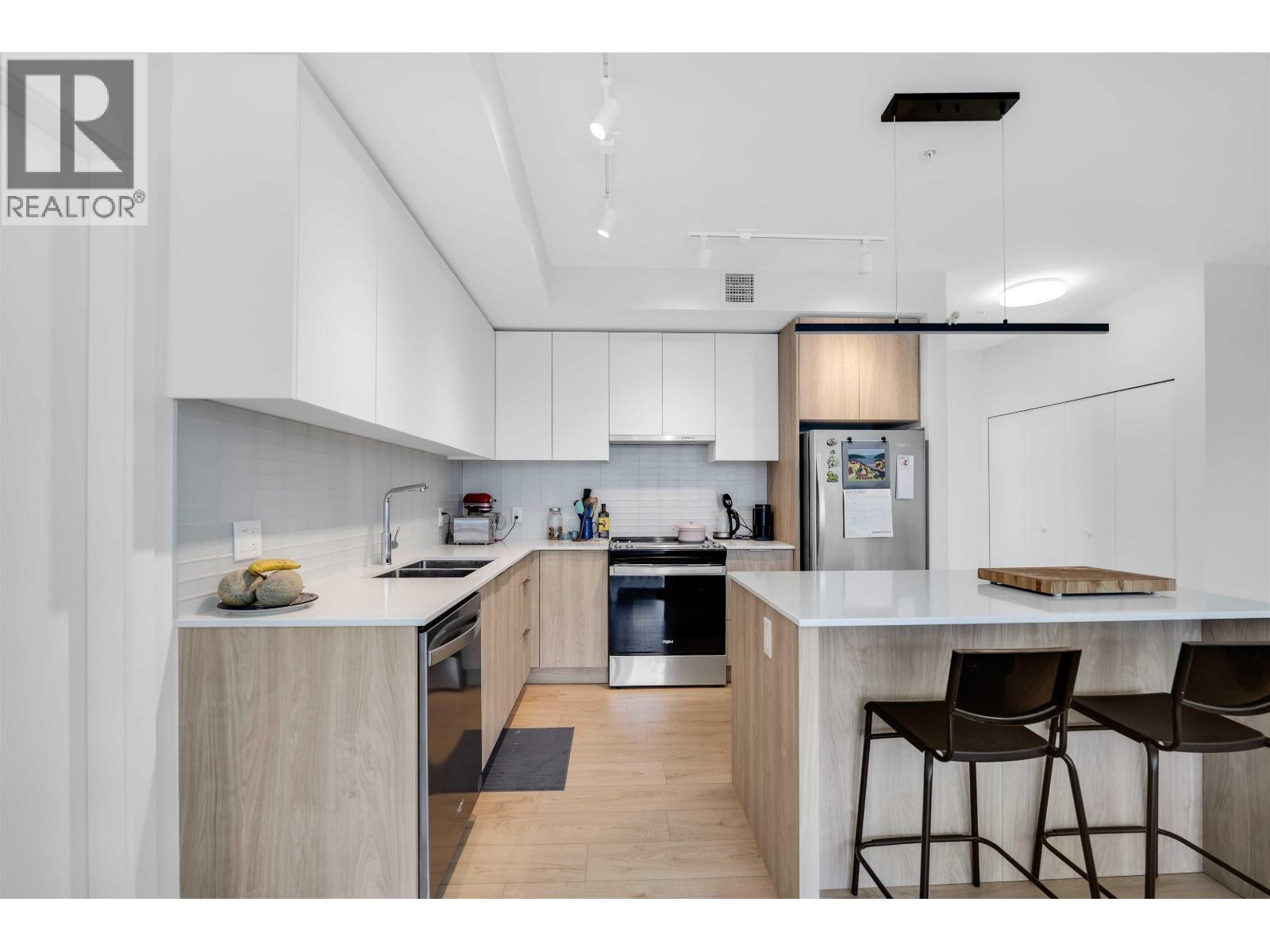 607 1365 VICTORIA STREET, Squamish