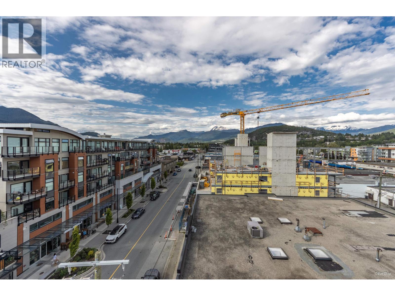 607 1365 VICTORIA STREET, Squamish