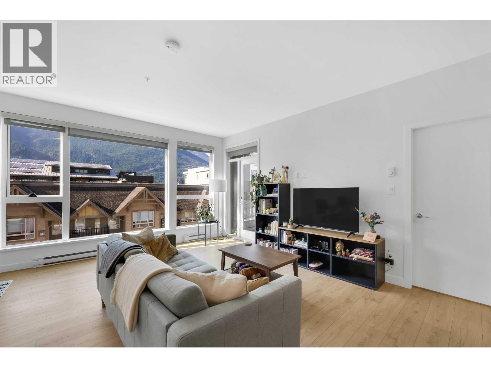 607 1365 VICTORIA STREET, Squamish