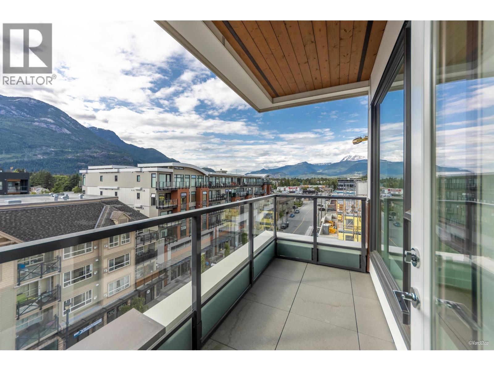 607 1365 VICTORIA STREET, Squamish