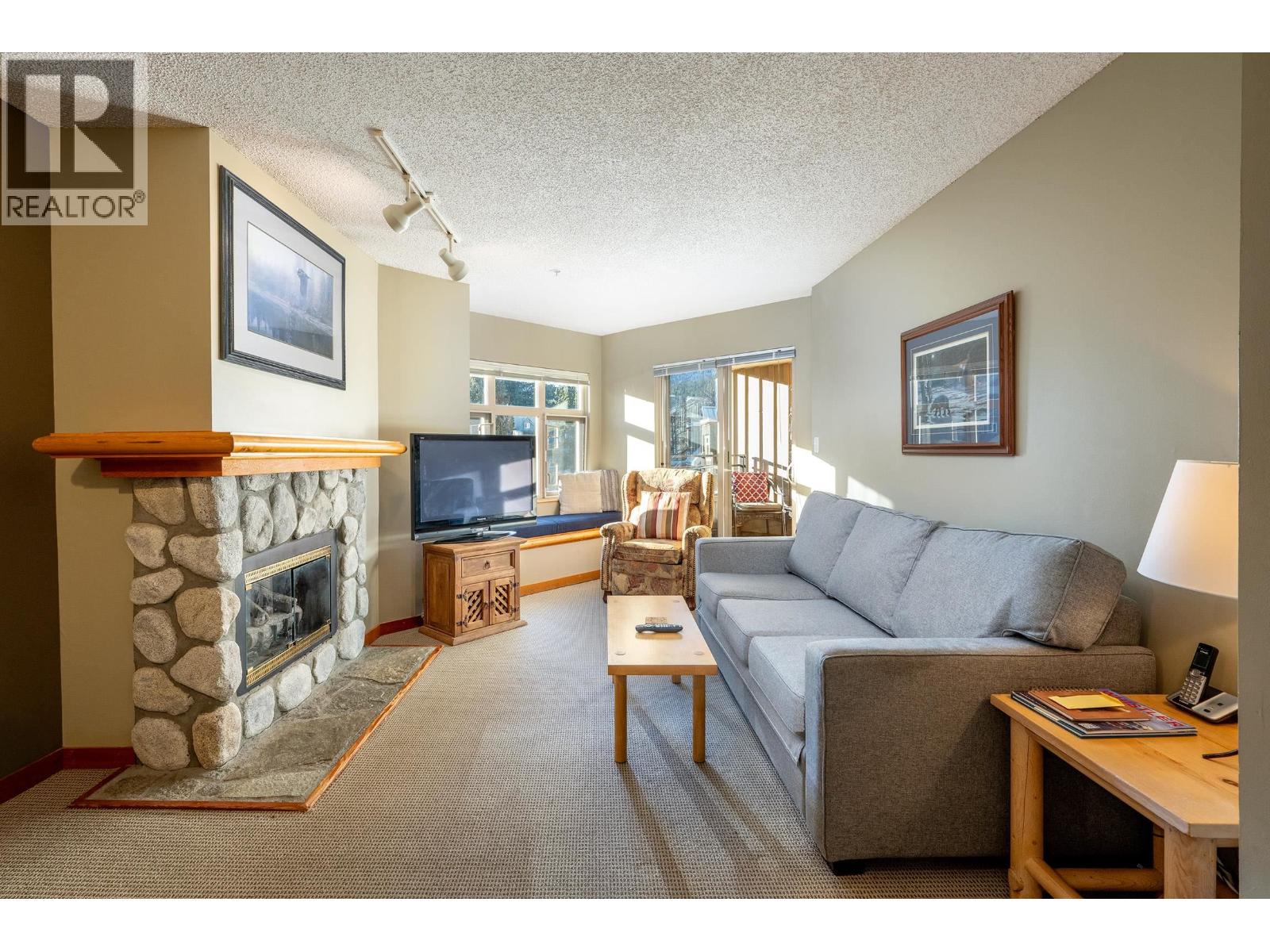 322 2050 LAKE PLACID ROAD, Whistler