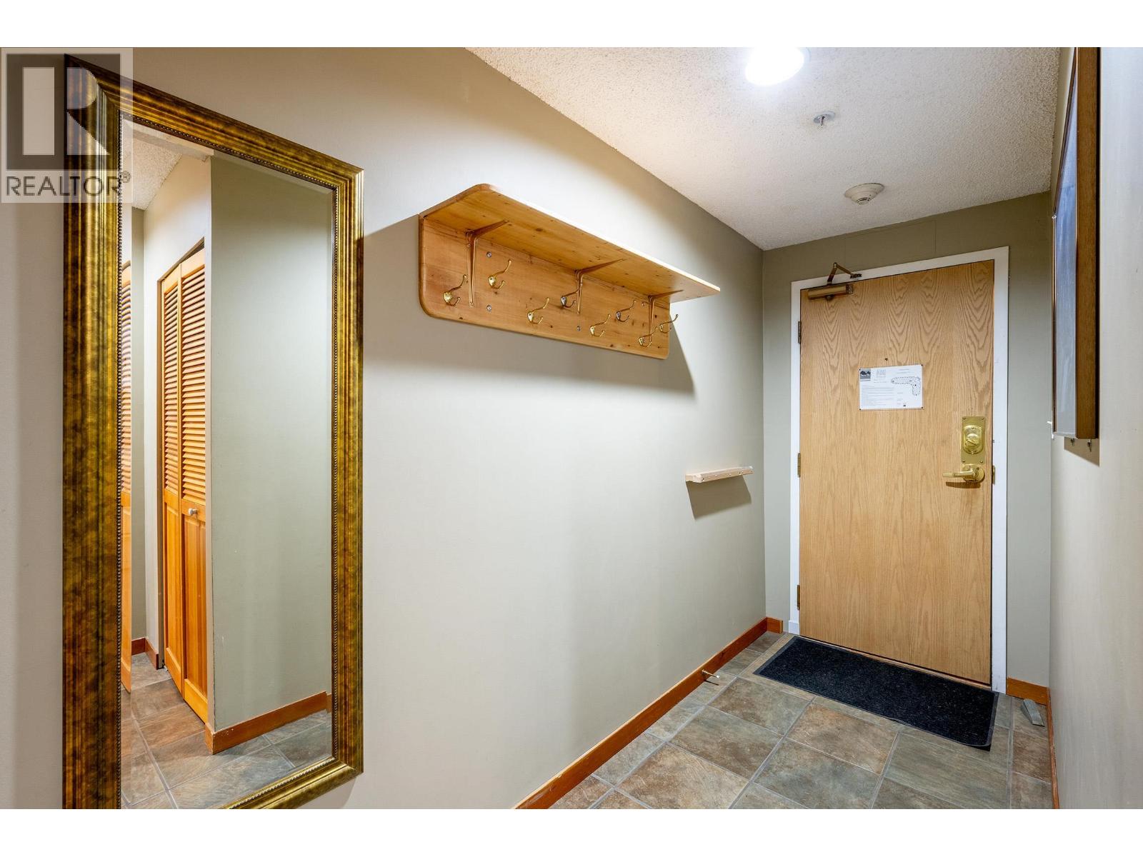 322 2050 LAKE PLACID ROAD, Whistler