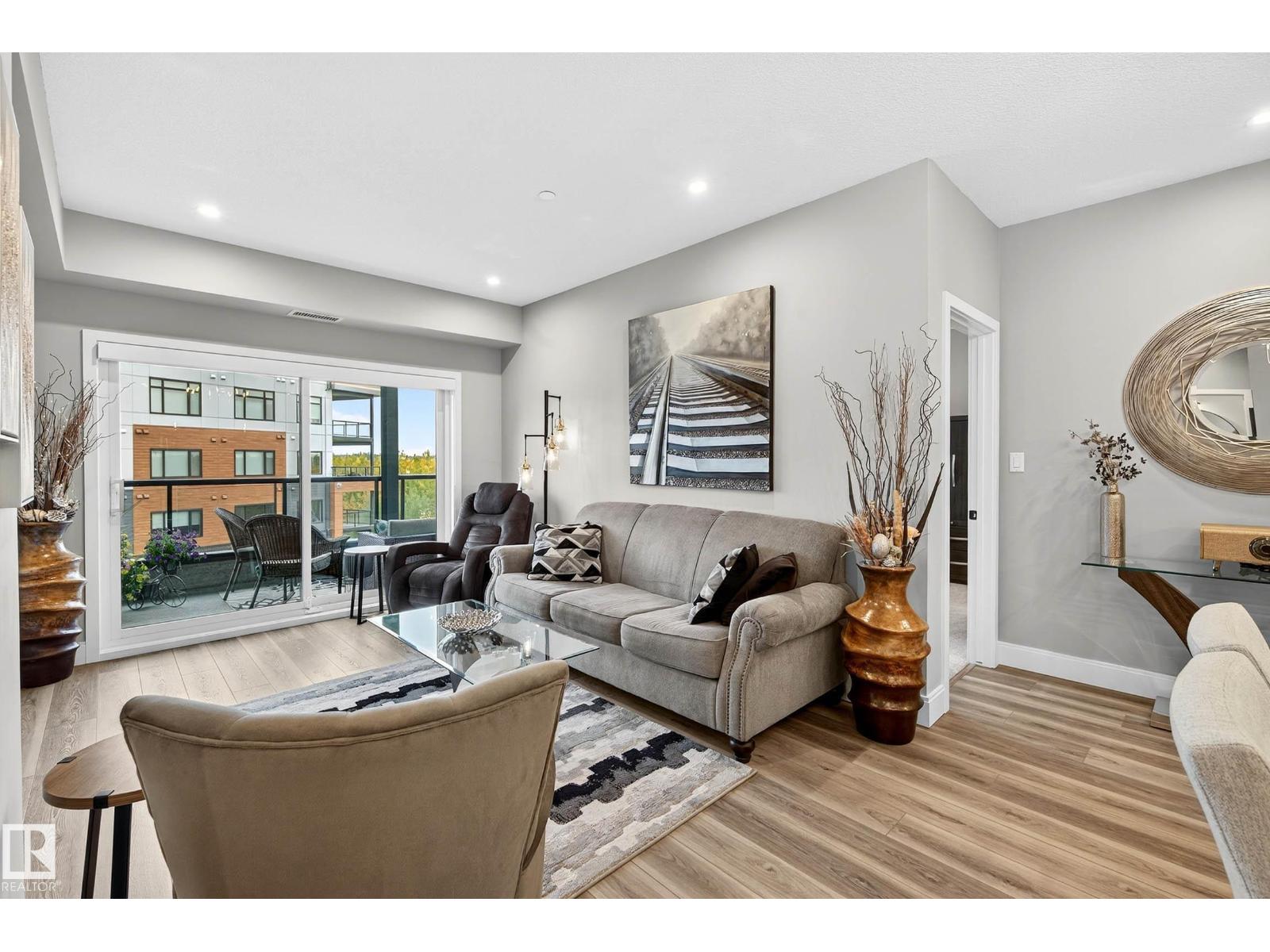 #303 7463 MAY CM NW, Edmonton