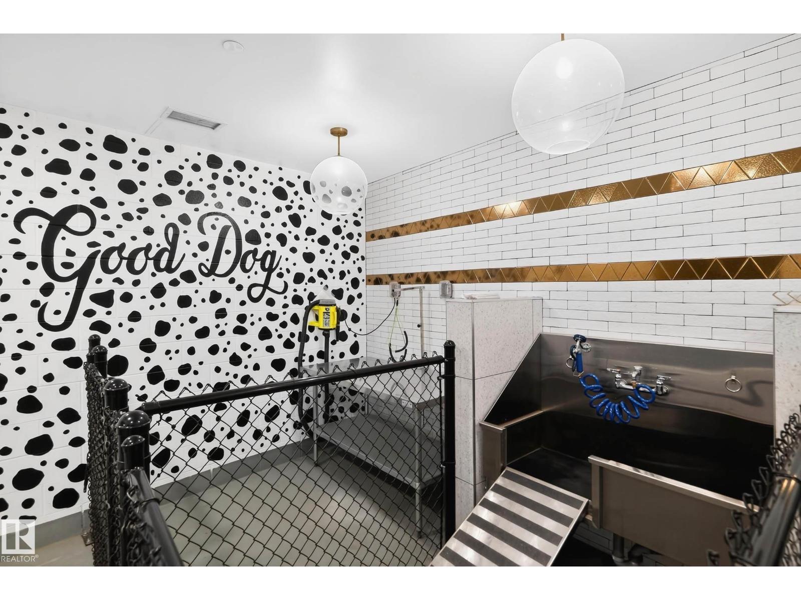 #303 7463 MAY CM NW, Edmonton