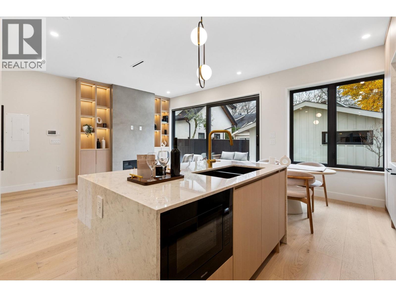 2 448 W 20TH AVENUE, Vancouver