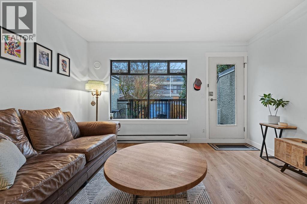 14 221 ASH STREET, New Westminster