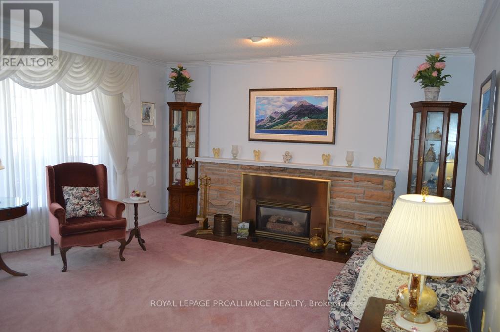 9 PARKVIEW HEIGHTS - Photo 3 of 23, Quinte West (Trenton Ward), Ontario