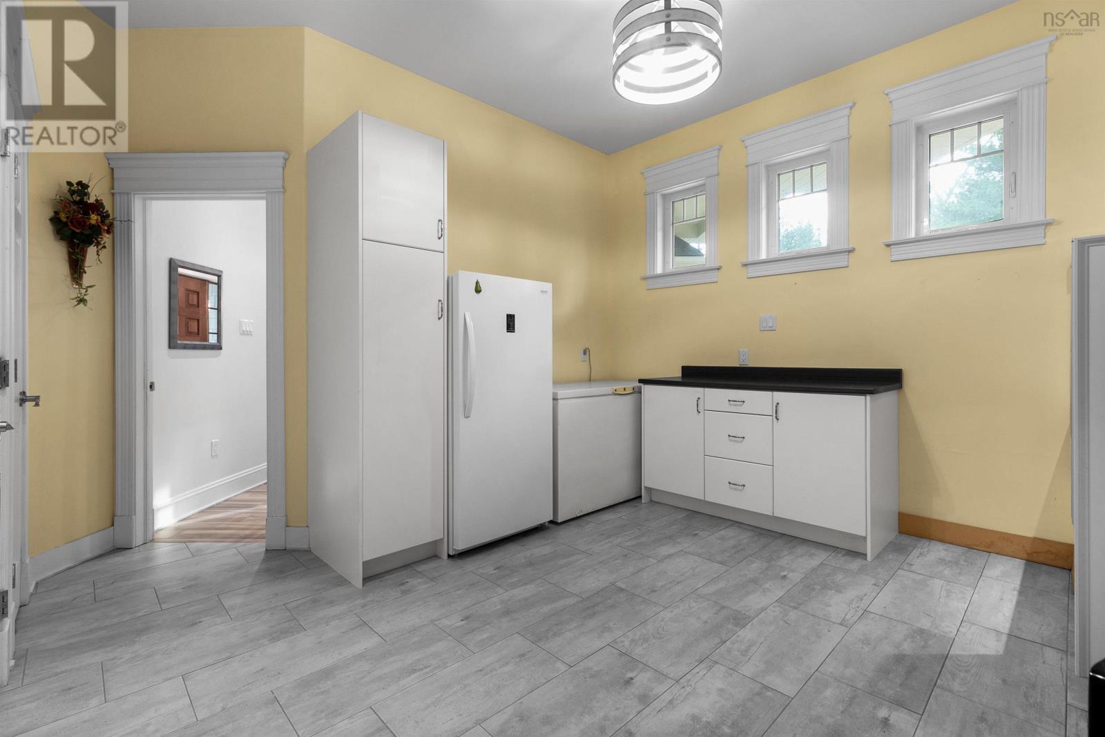 Property 35 of 49 of 129 Champagne Lane