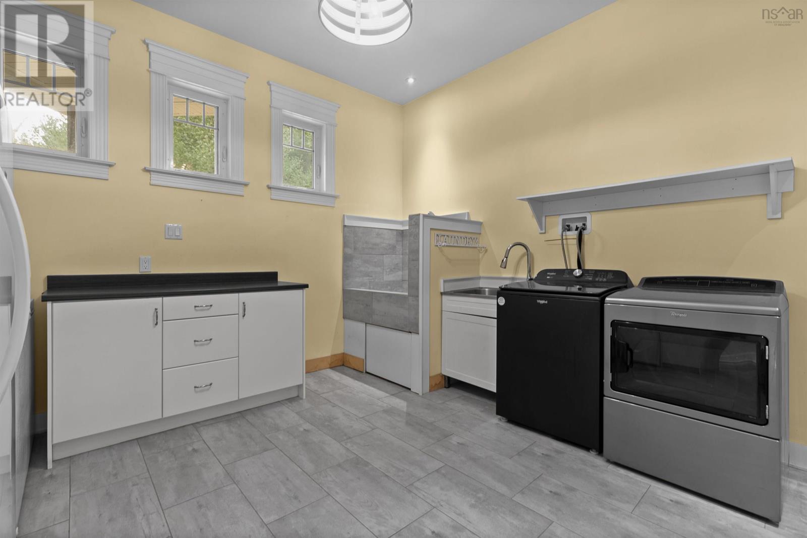 Property 34 of 49 of 129 Champagne Lane