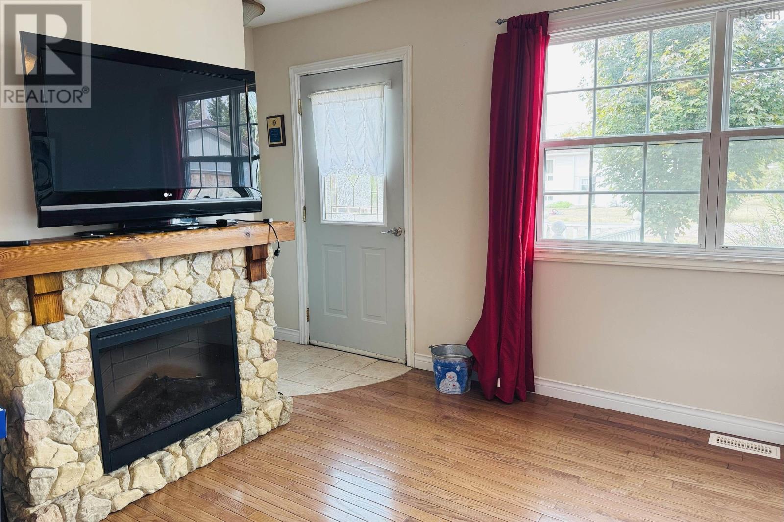 Property 7 of 21 of 16 Maple Court