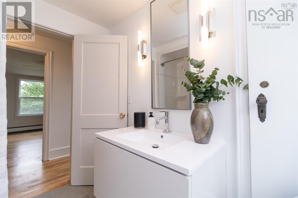 Property 20 of 28 of 2892 Connaught Avenue