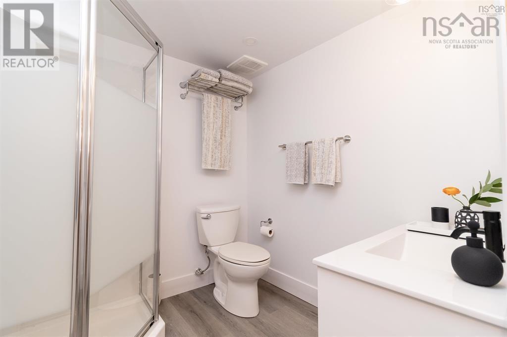 Property 24 of 28 of 2892 Connaught Avenue