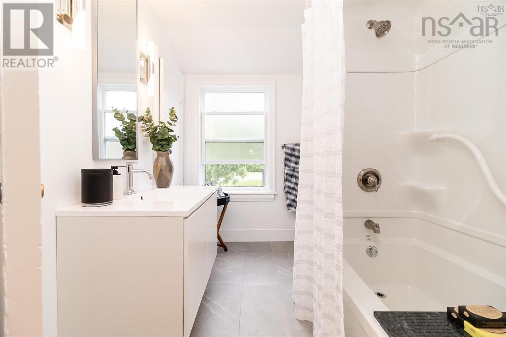 Property 23 of 28 of 2892 Connaught Avenue