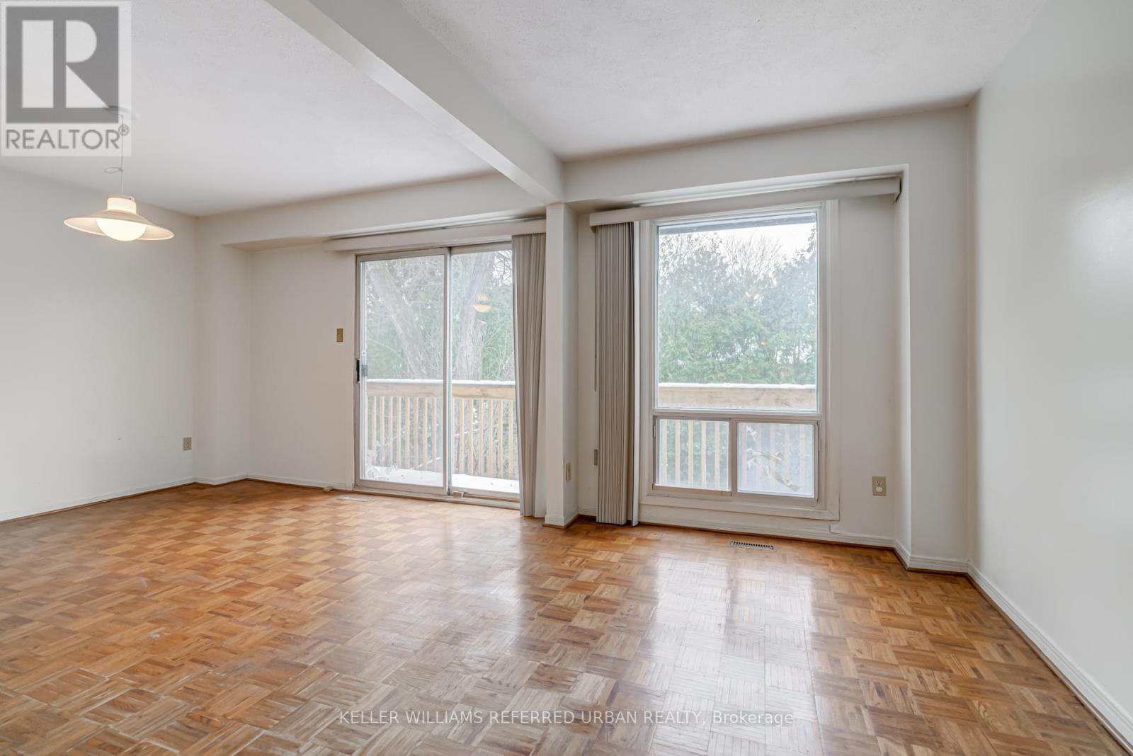 #18 653 VILLAGE PARKWAY - 13