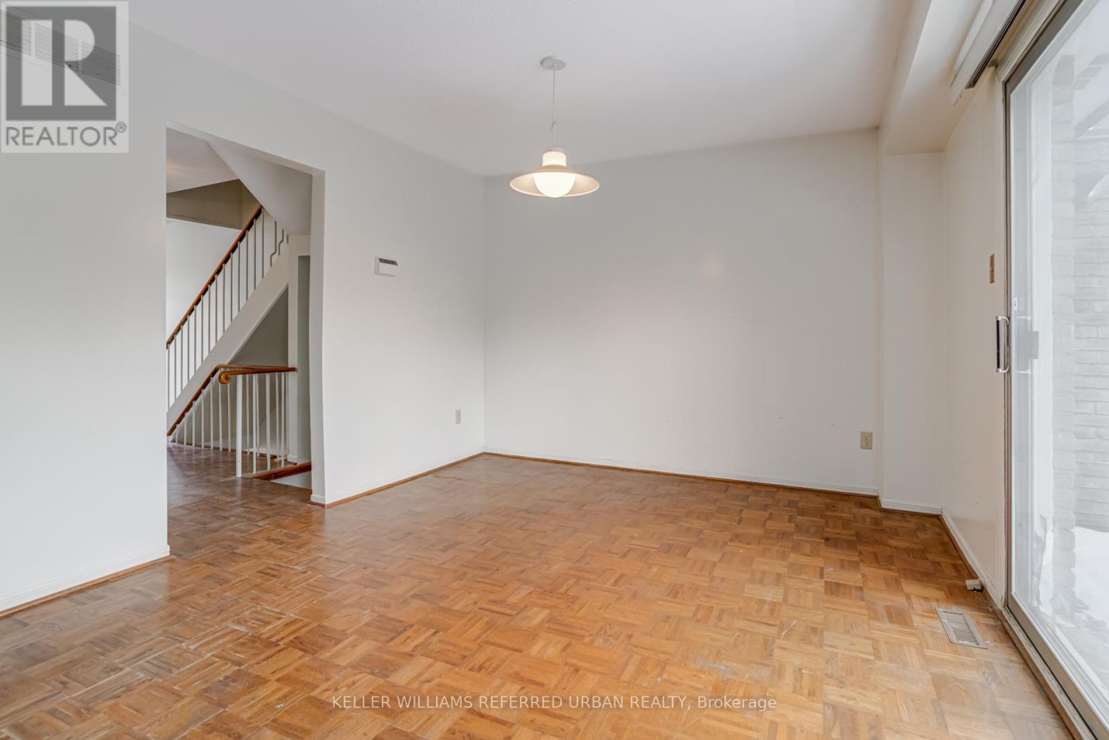 #18 653 VILLAGE PARKWAY - 14