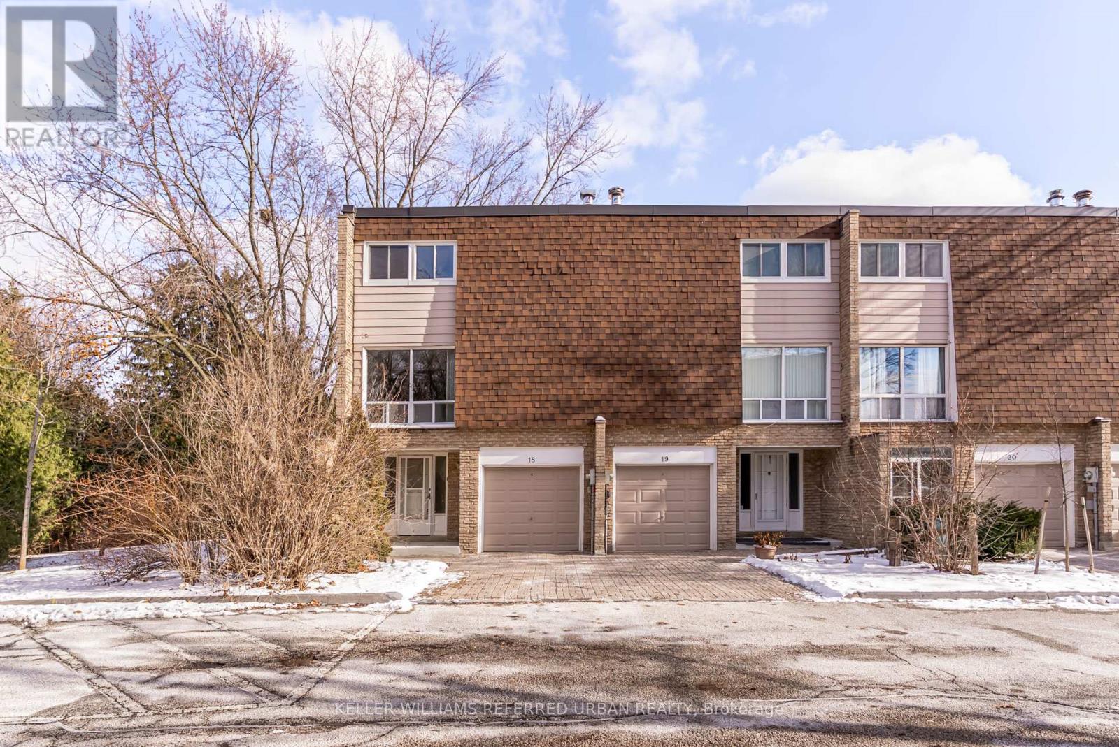 #18 653 VILLAGE PARKWAY - 2