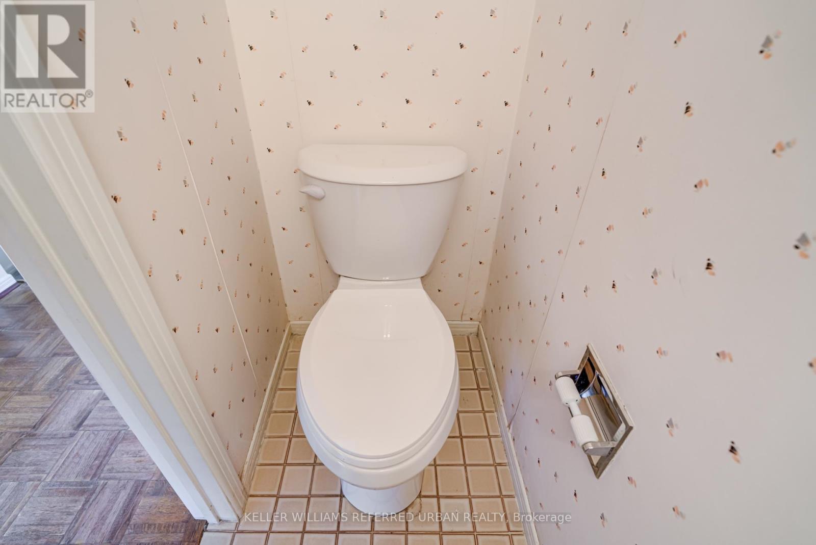 #18 653 VILLAGE PARKWAY - 22