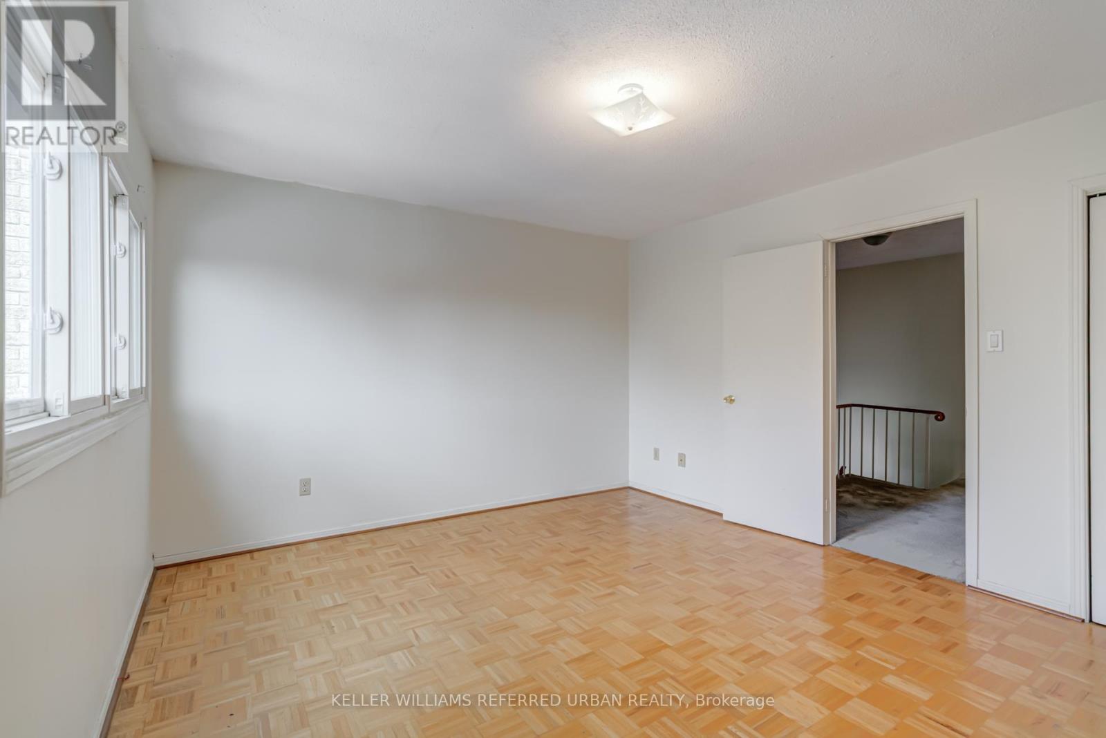 #18 653 VILLAGE PARKWAY - 27