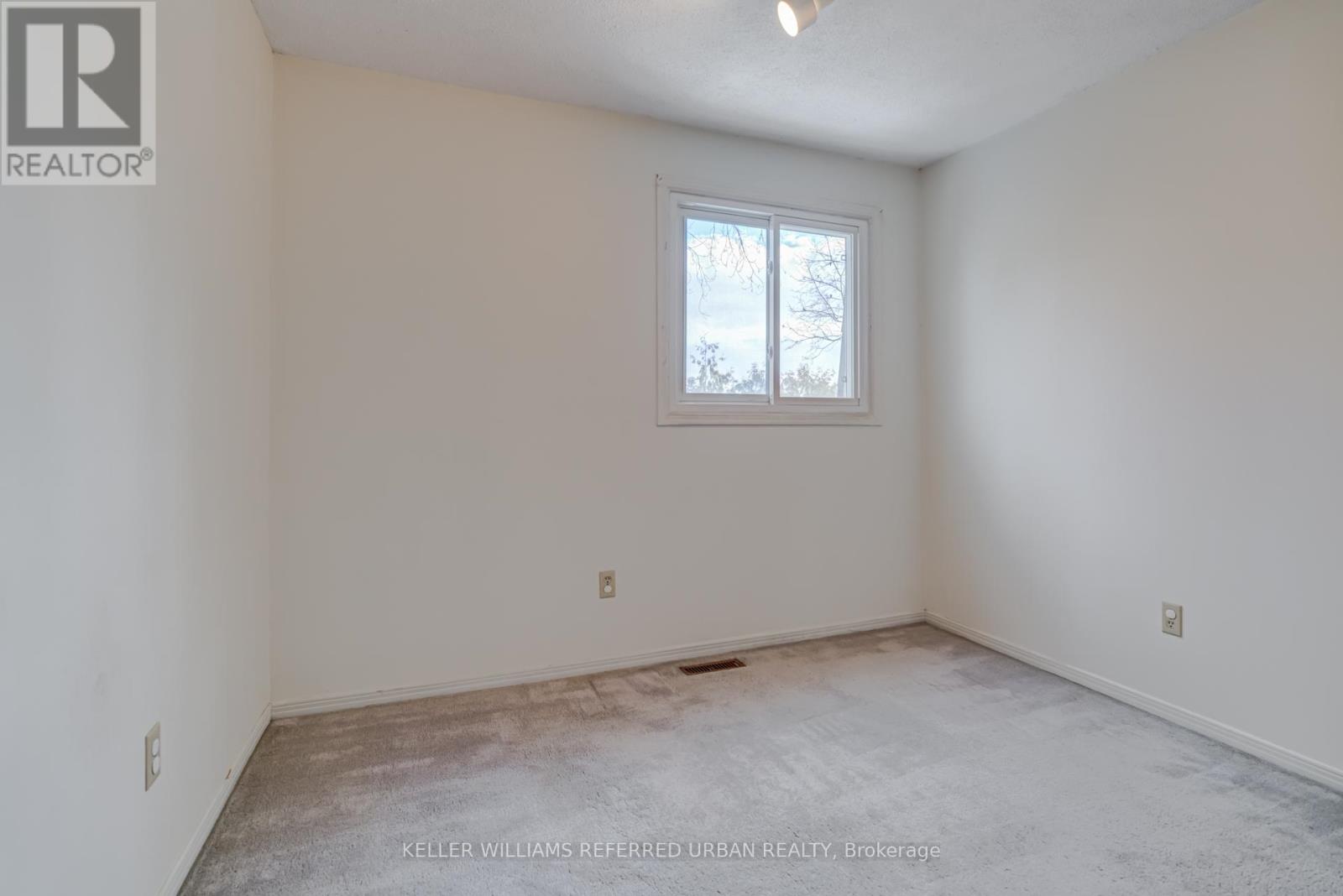 #18 653 VILLAGE PARKWAY - 36